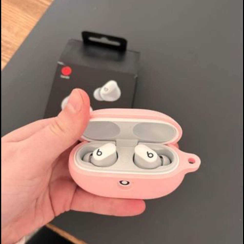 Beats Studio Buds